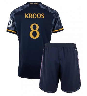 Real Madrid Toni Kroos #8 Segunda Equipación Niños 2023-24 Manga Corta (+ Pantalones cortos)